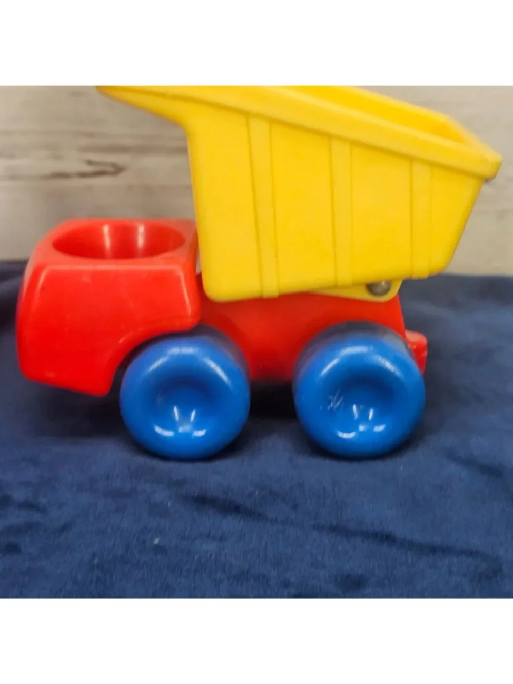 Little Tikes Vintage Dump Truck Toy With 4 Shape-Sorting Figures - Red Yellow &